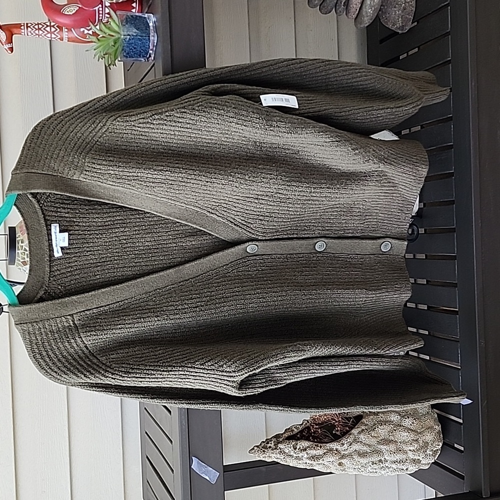 NEW Amazon Essentals soft touch olive cardigan NEW
